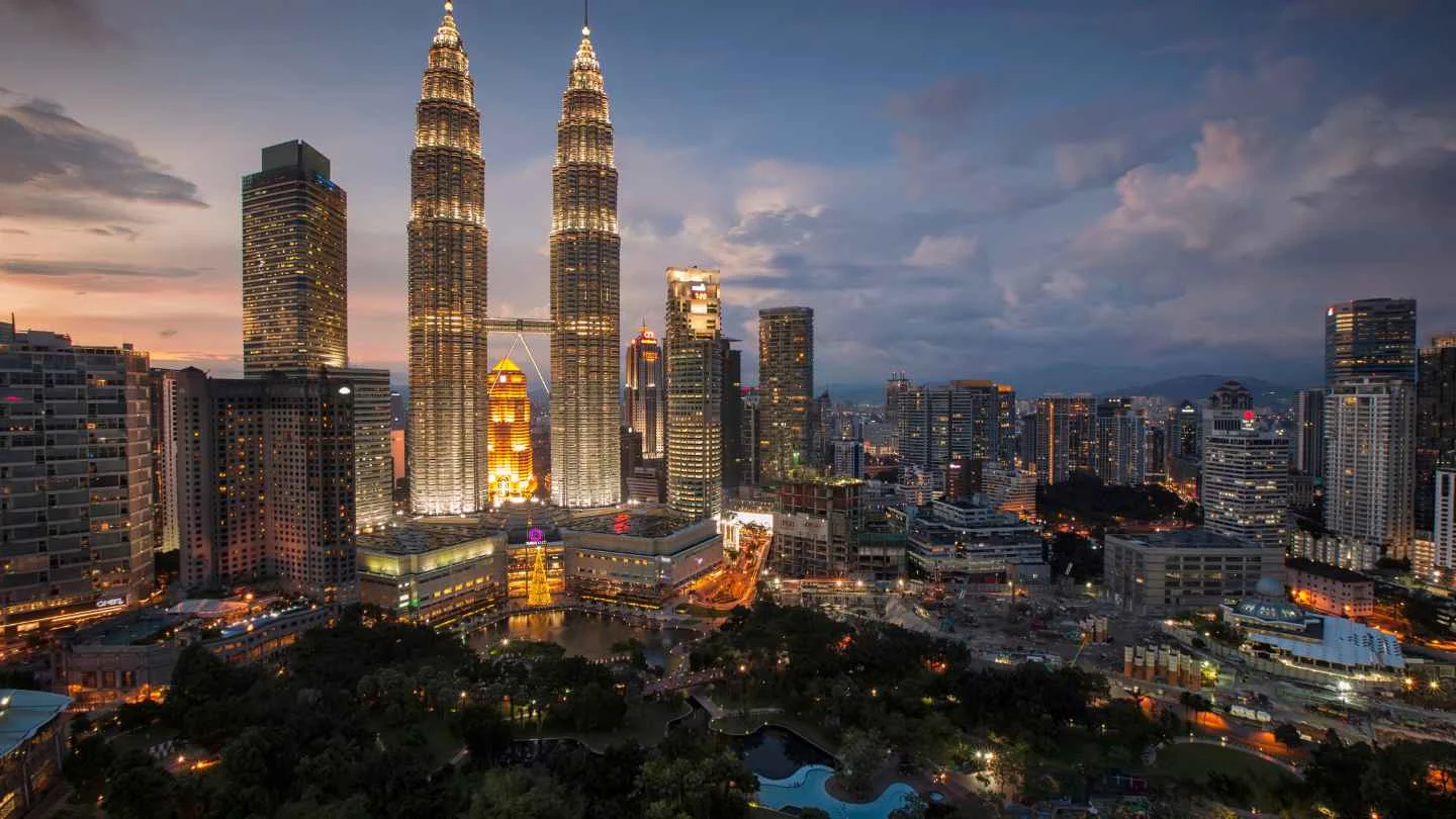 Cari Kawan Berbual di Kuala Lumpur? Ini Panduan Teman Virtual untuk Anda
